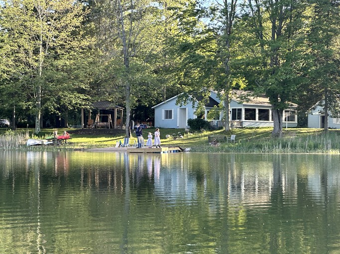 Cottages (United States of America, Brethren, Michigan)