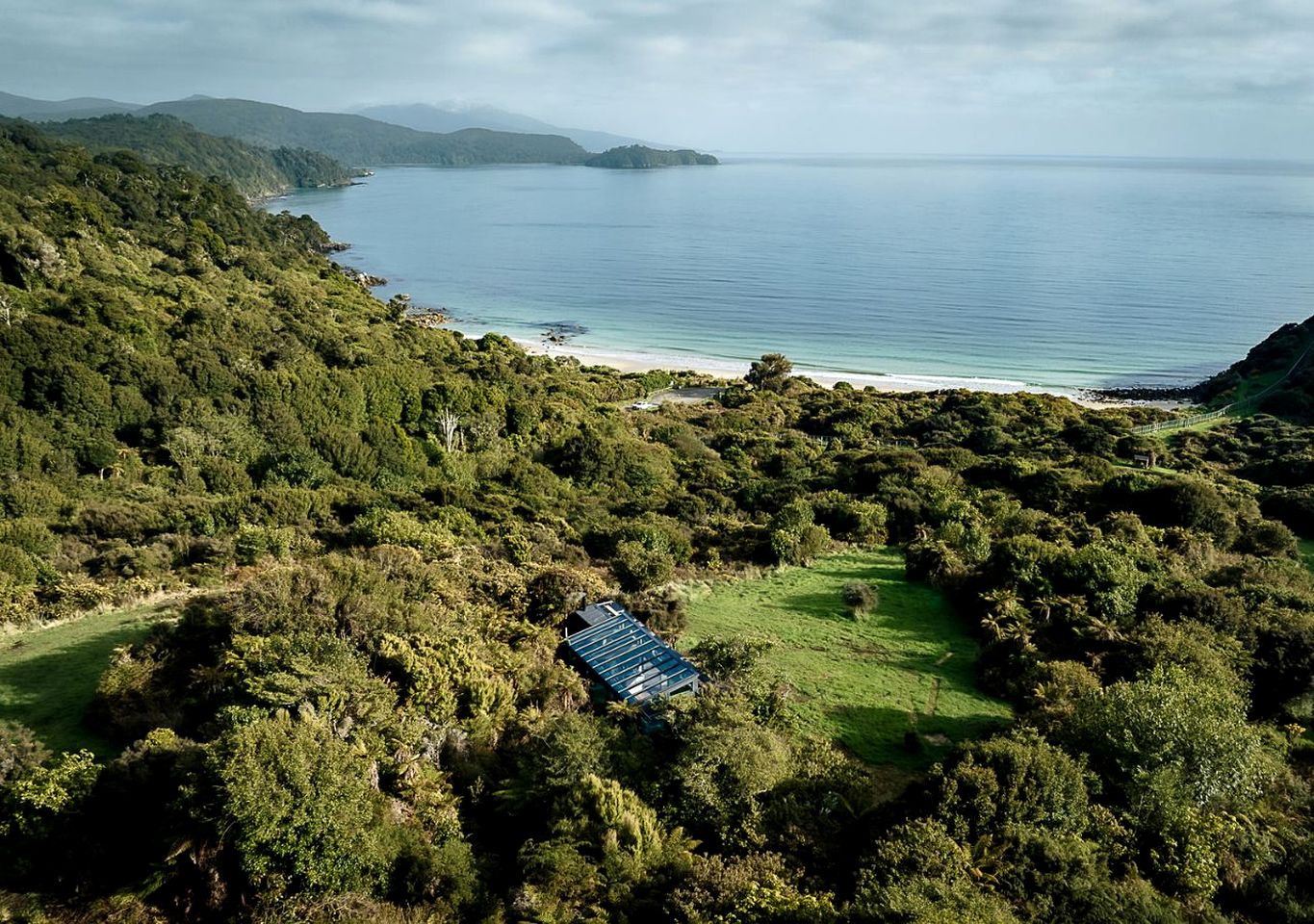 Coast-Front Pod Perfect for an Isolated Tranquil Escape in Stewart Island
