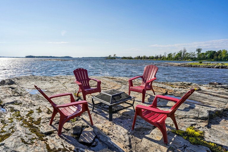 Cottages (Canada, Waubaushene, Ontario)