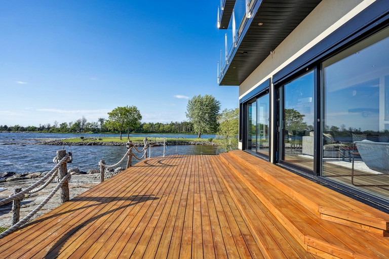 Cottages (Canada, Waubaushene, Ontario)