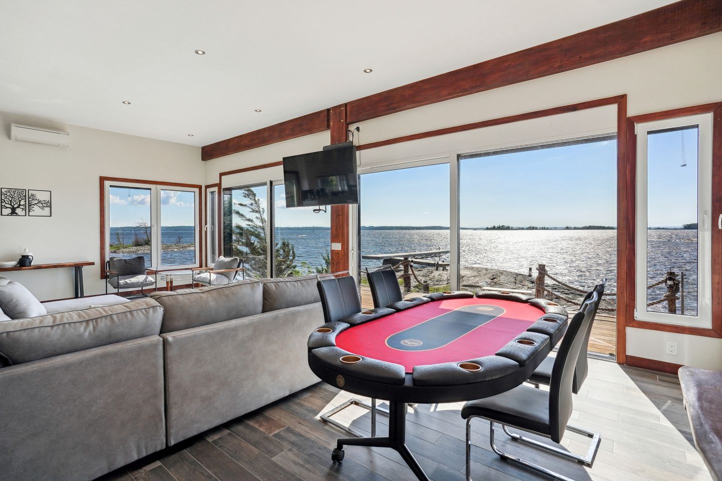 Spectacular Waterfront Cottage Loaded with Kayaks and Pool Table in Ontario