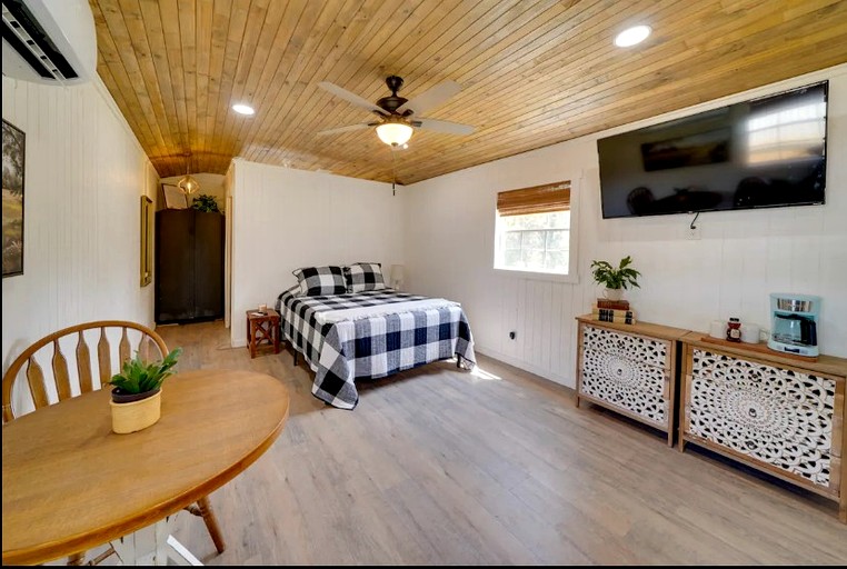 Cabins (United States of America, Bandera, Texas)