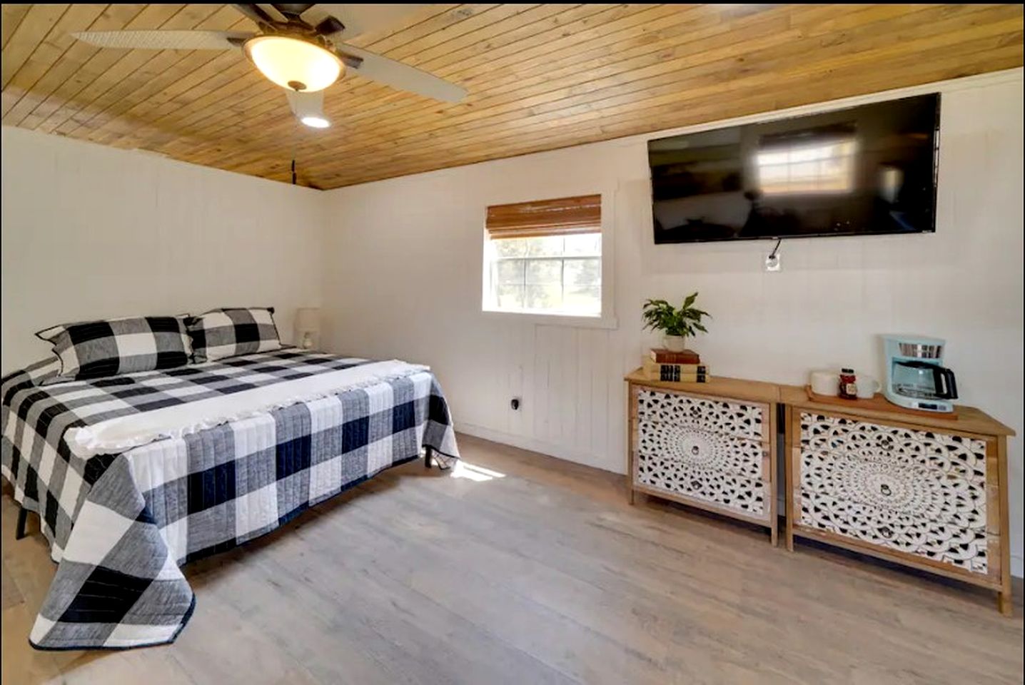 Intimate Cabin Ideal for a Couples Retreat in Texas