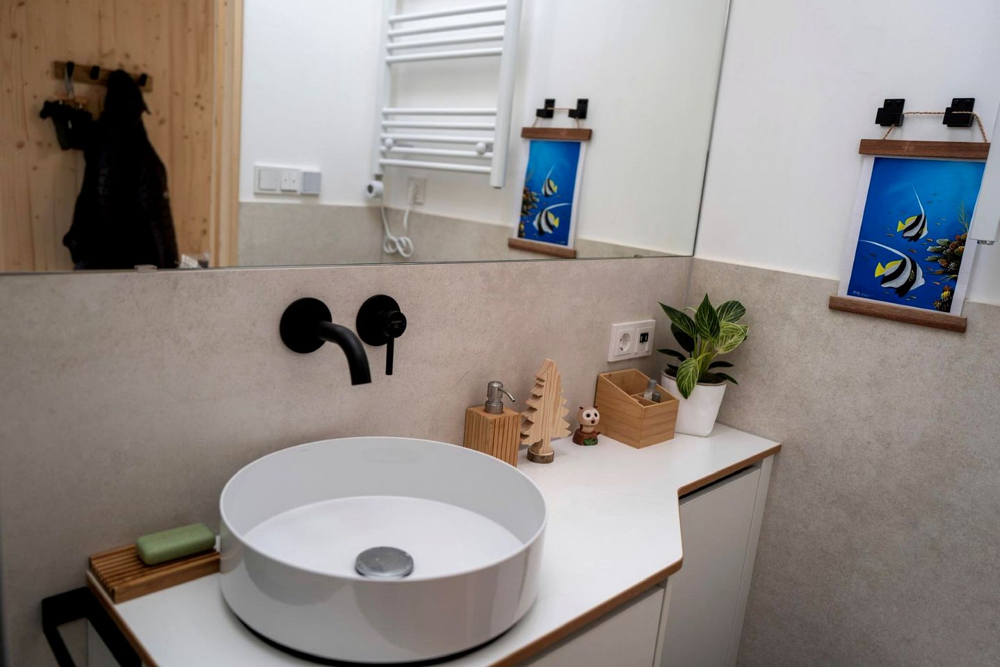 Sustainable Chic Tiny House with Outdoor Shower and Sauna in Germany