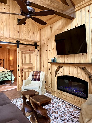 Cabins (United States of America, Claxton, Georgia)