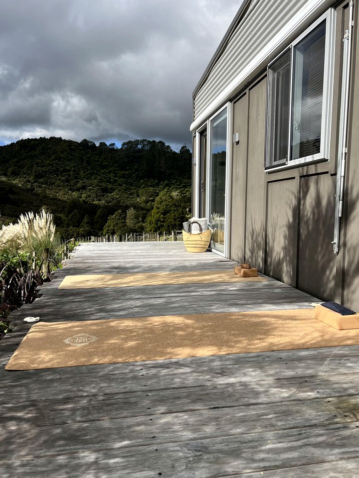 Off-Grid Tiny House Ideal to Reconnect with Nature in New Zealand