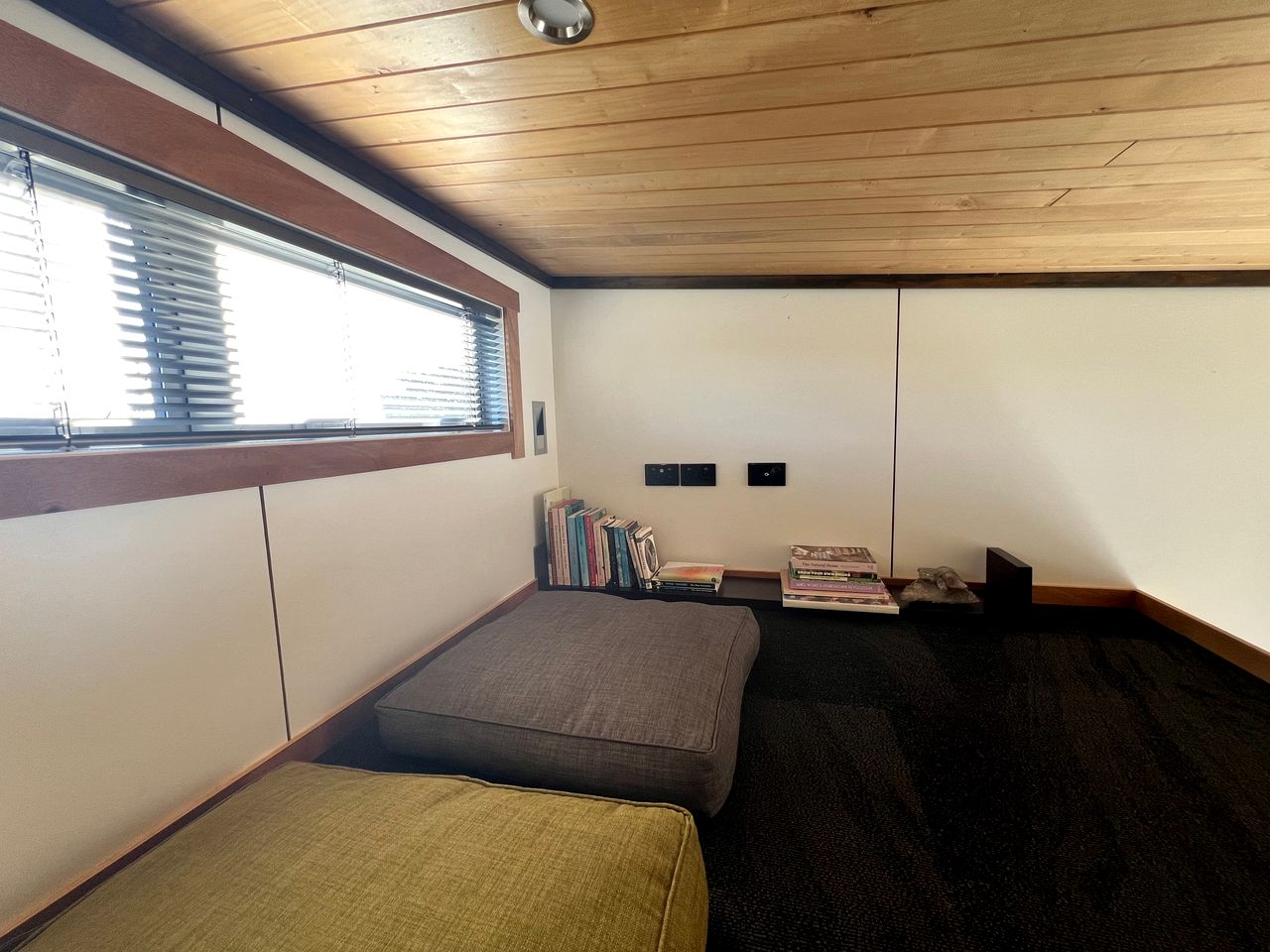 Off-Grid Tiny House Ideal to Reconnect with Nature in New Zealand