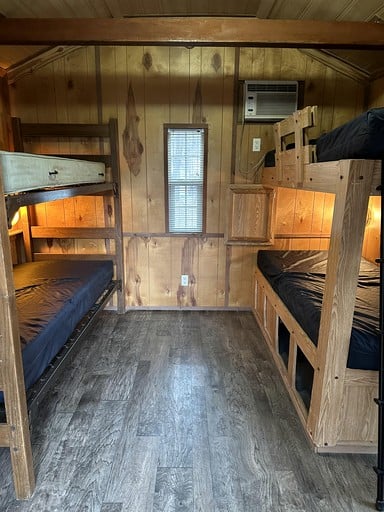 Cabins (United States of America, Nashville, Indiana)