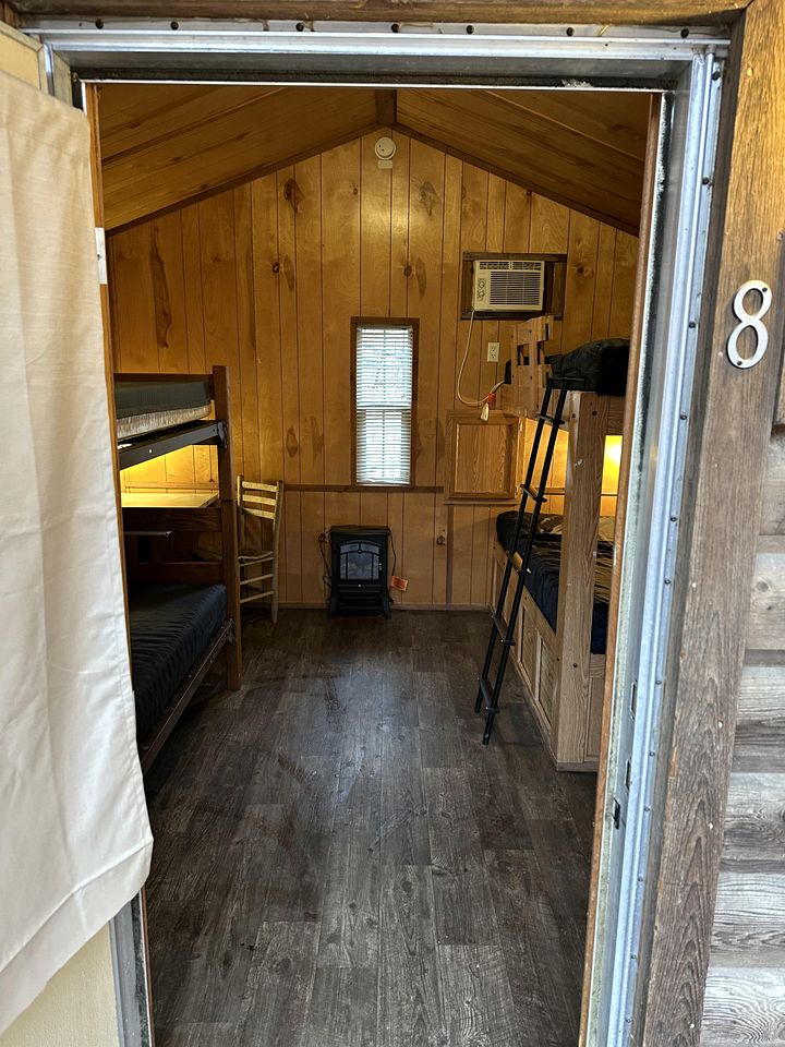Cozy Cabin Surrounded by Nature in Nashville, Indiana