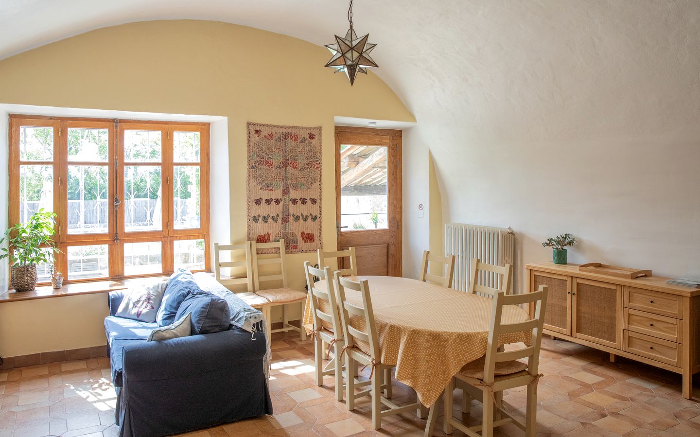 Idyllic Yurt with Hot-Tub Great for Couples in France