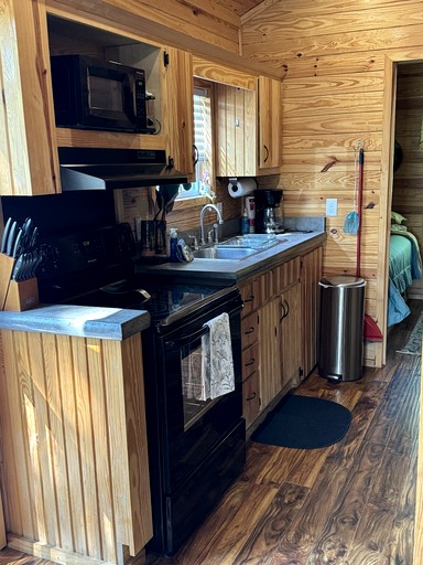 Cabins (United States of America, Lewisburg, West Virginia)