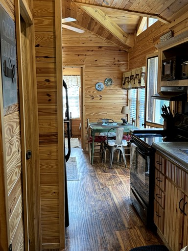 Cabins (United States of America, Lewisburg, West Virginia)