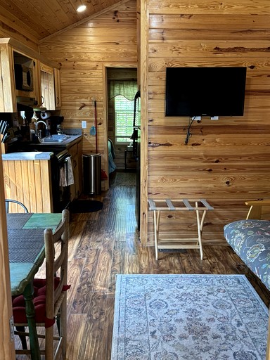 Cabins (United States of America, Lewisburg, West Virginia)