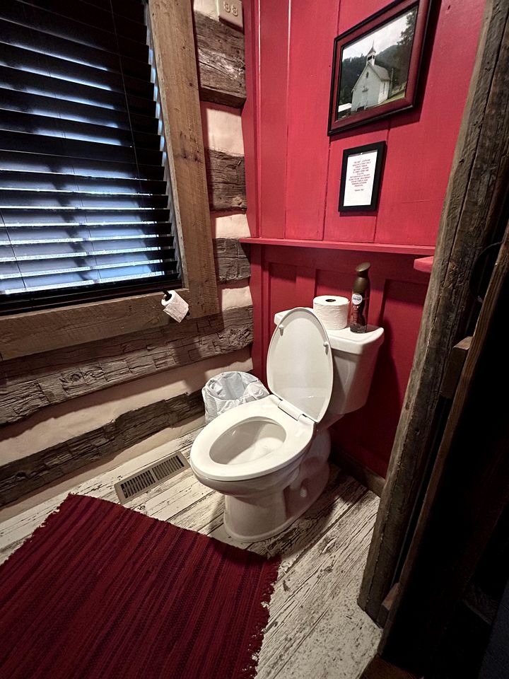 Redesign Wooden Cabin with Jacuzzi and Front Porch in North Carolina