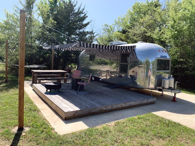 Airstreams (United States of America, Bristol, Texas)
