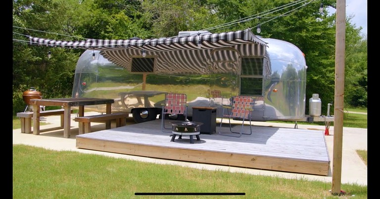 Airstreams (United States of America, Bristol, Texas)