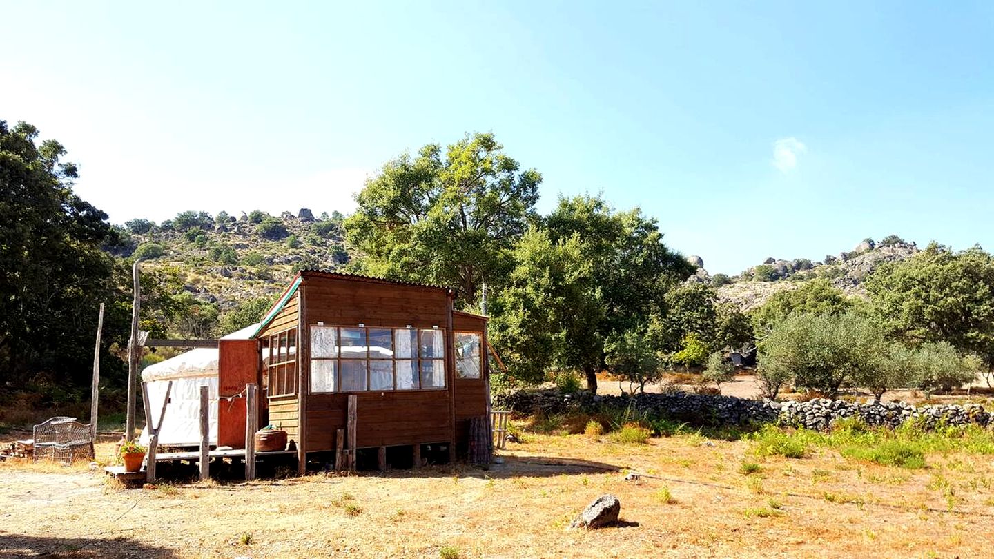 Magical Yurt with Beautiful Outdoor Countryside in Portugal