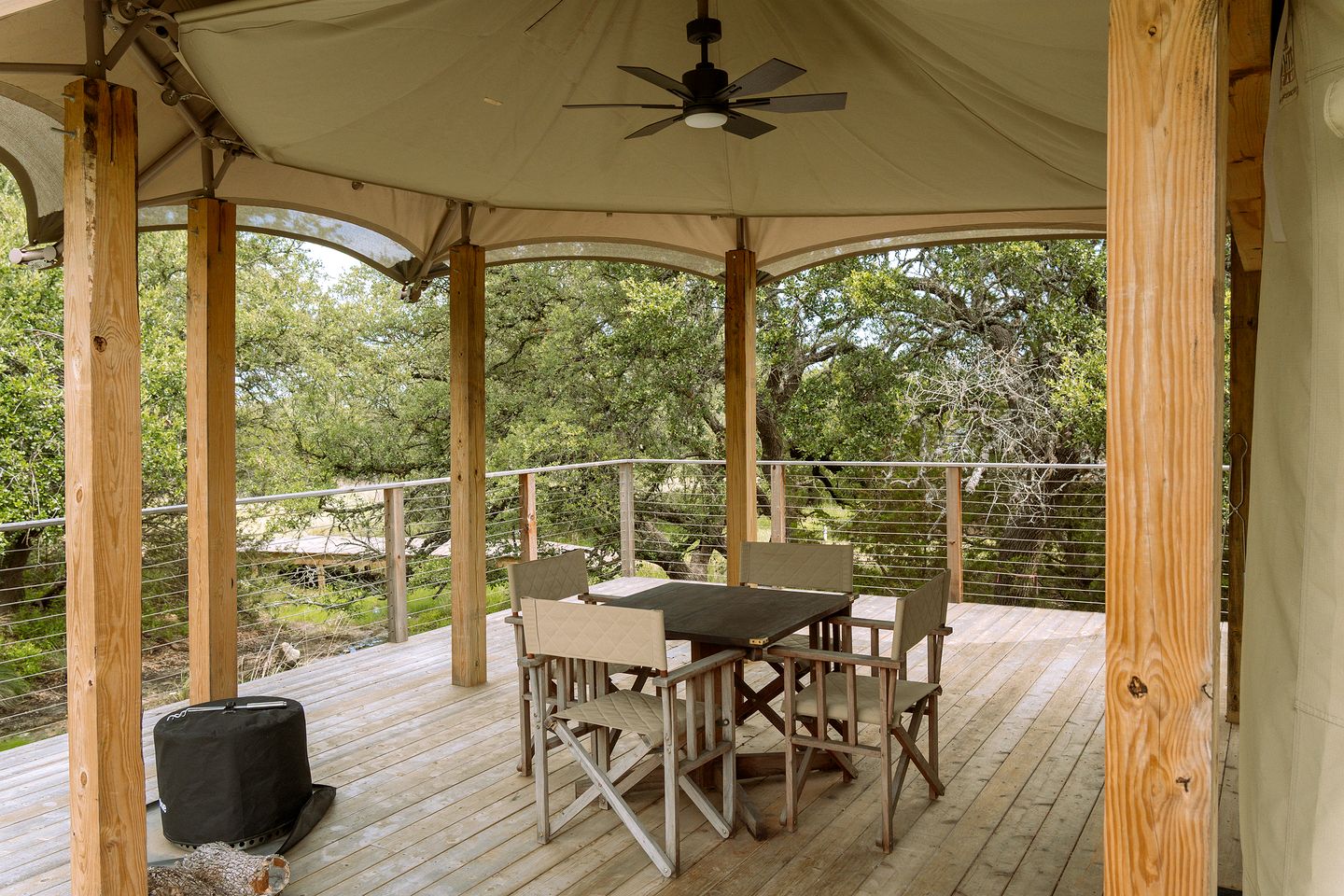 Beautiful Safari Tent with Deck Incredible for a Romantic Getaway in Texas