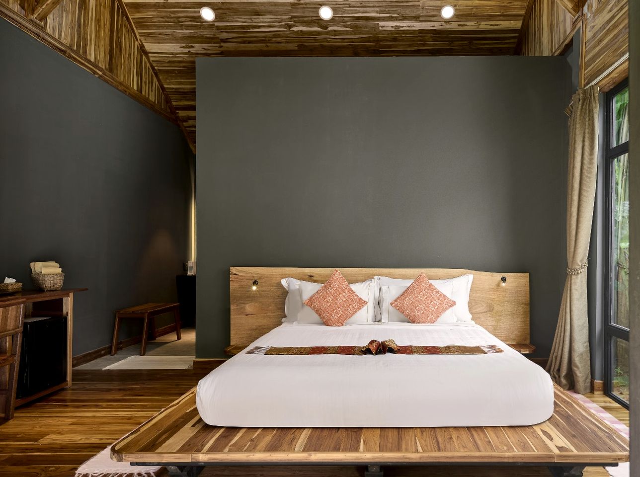 Elegant Room Rental Ideal for a Relaxing Getaway for Couples or Small Families in Laos