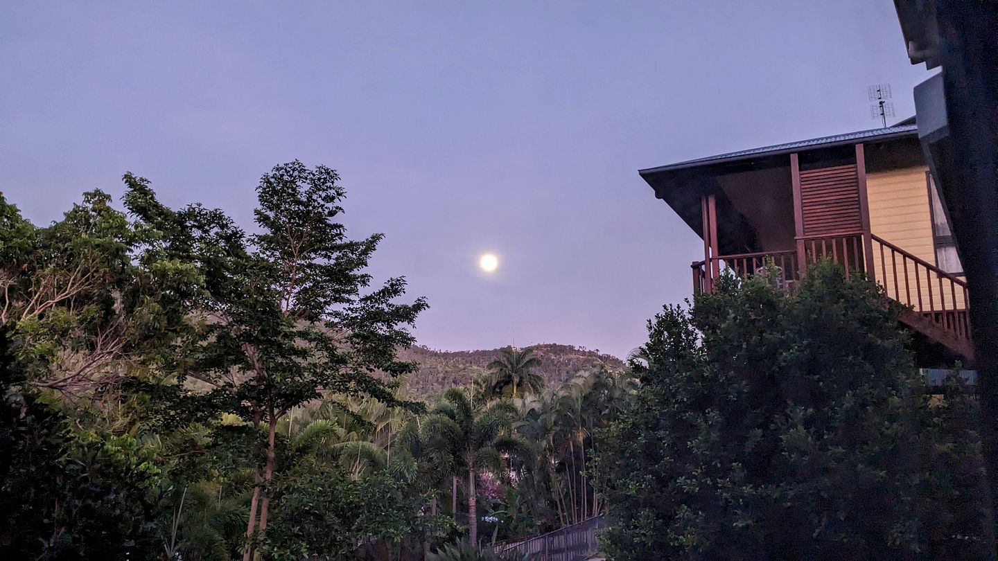 Chic Romantic Rental Perfect for a Secluded Couples Retreat in Queensland