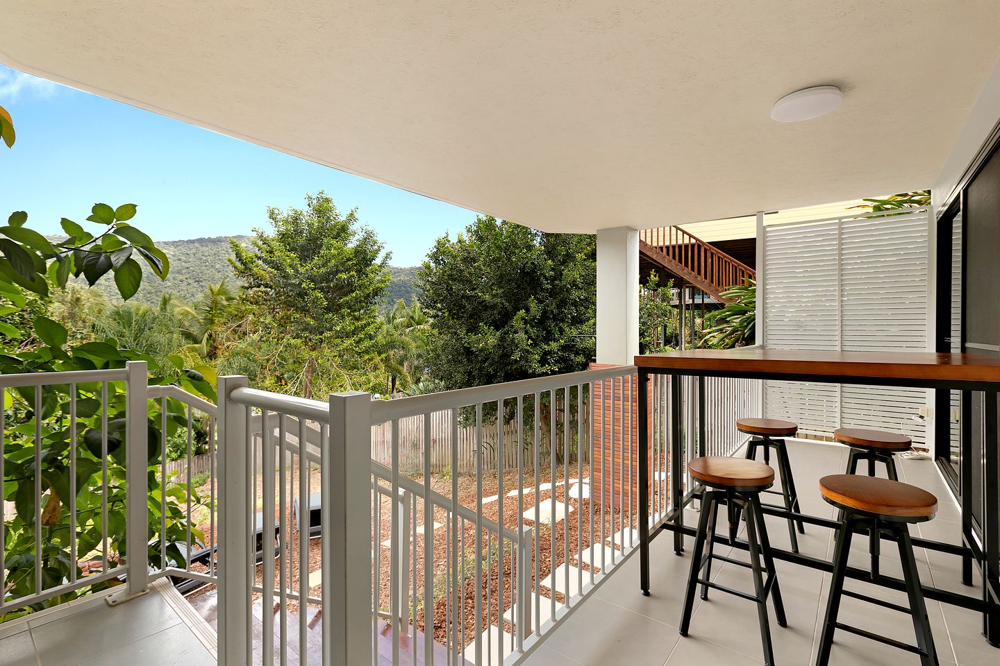Chic Romantic Rental Perfect for a Secluded Couples Retreat in Queensland