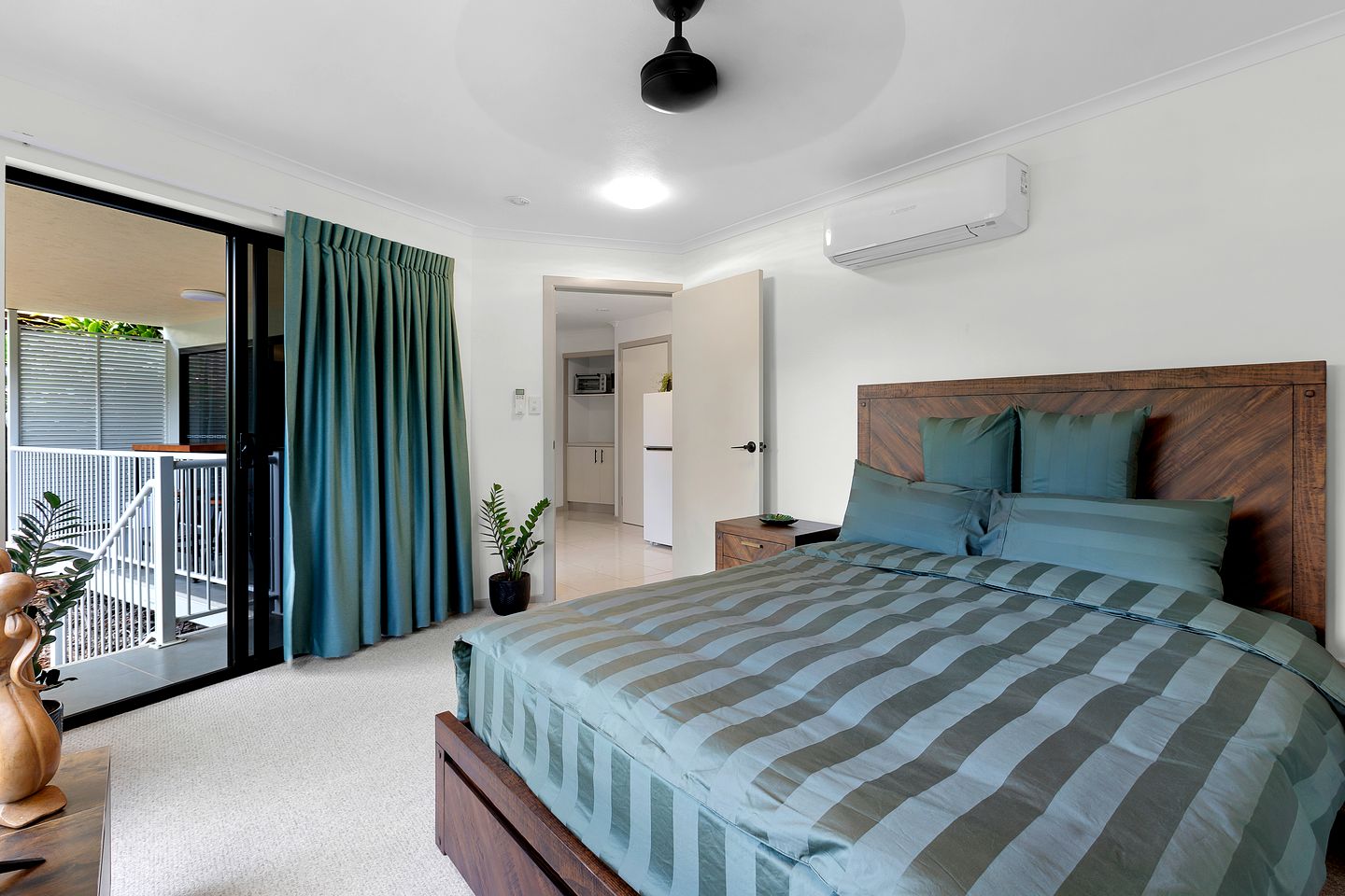 Chic Romantic Rental Perfect for a Secluded Couples Retreat in Queensland
