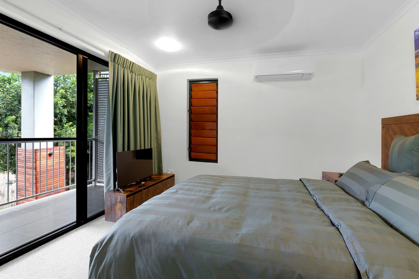 Chic Romantic Rental Perfect for a Secluded Couples Retreat in Queensland