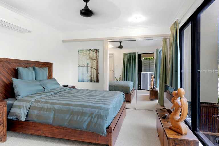 Designer Rentals (Australia, Jubilee Pocket, Queensland)