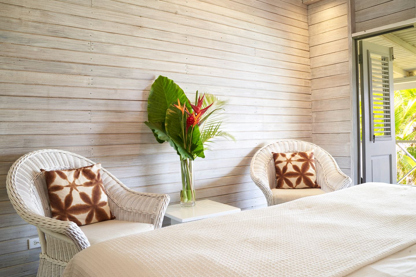 Heavenly Vacation Suite with Breakfast, Ocean Views and Patio in Barbados