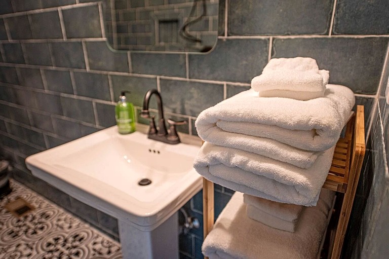 Caravans (United States of America, Benton, Tennessee)