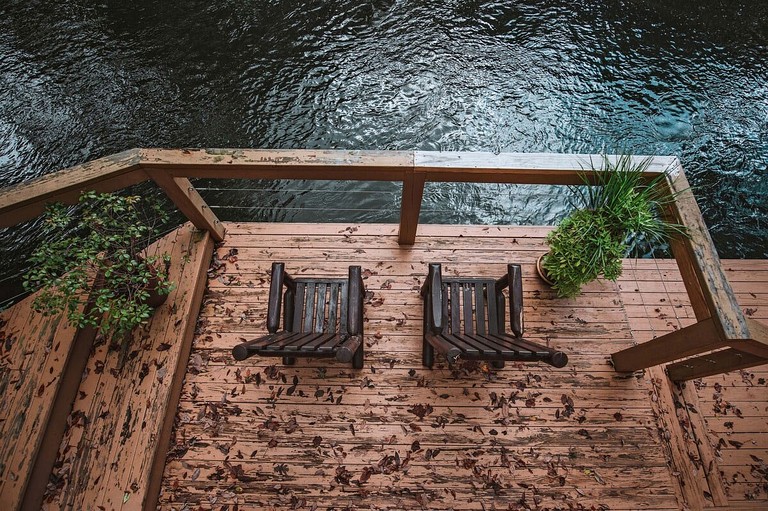 Caravans (United States of America, Benton, Tennessee)