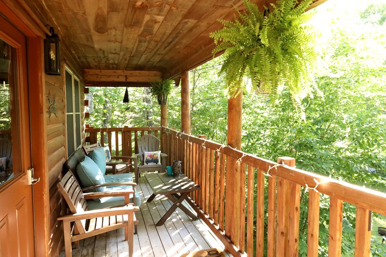 Cabins (United States of America, Norway, Maine)