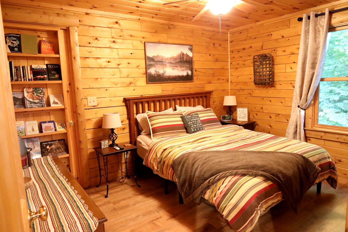 Off-Grid Lofted Cabin with Fire Pit Ideal for a Family Getaway in Maine