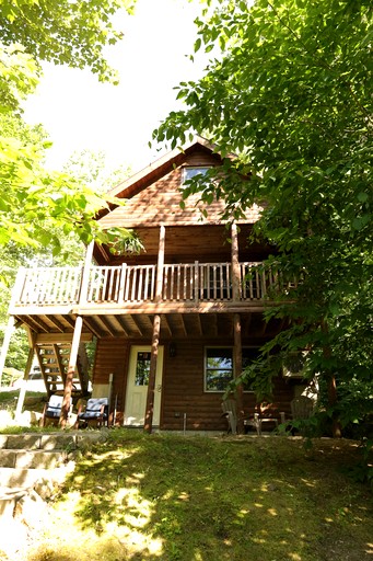 Cabins (United States of America, Norway, Maine)