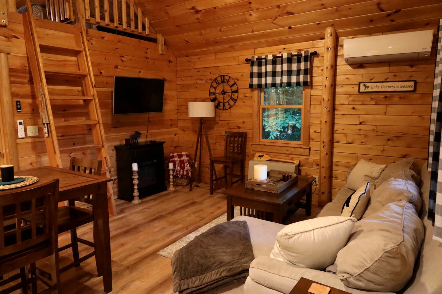 Off-Grid Lofted Cabin with Fire Pit Ideal for a Family Getaway in Maine