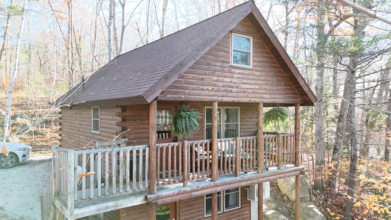 Cabins (United States of America, Norway, Maine)