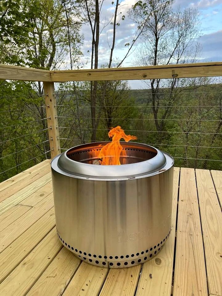 Luxury Fully Equipped Dome with Hot-Tub and Impressive Deck in Tennessee