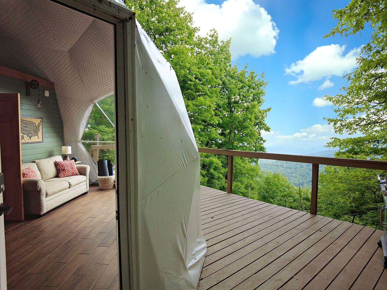 Elegant Family-Friendly Dome with Outdoor Shower, Jacuzzi and Views in Tennessee