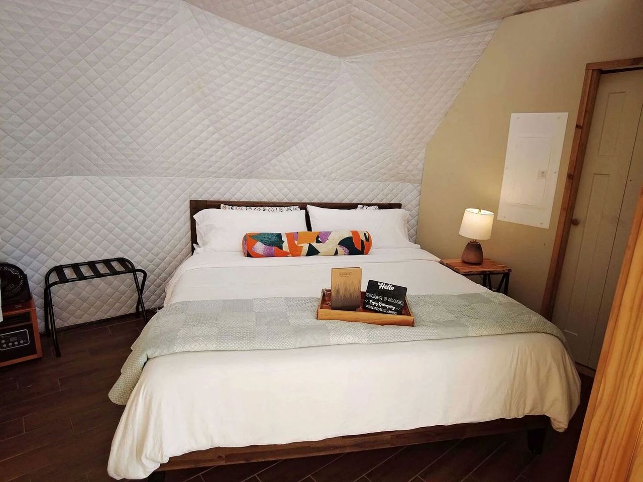 Elegant Family-Friendly Dome with Outdoor Shower, Jacuzzi and Views in Tennessee