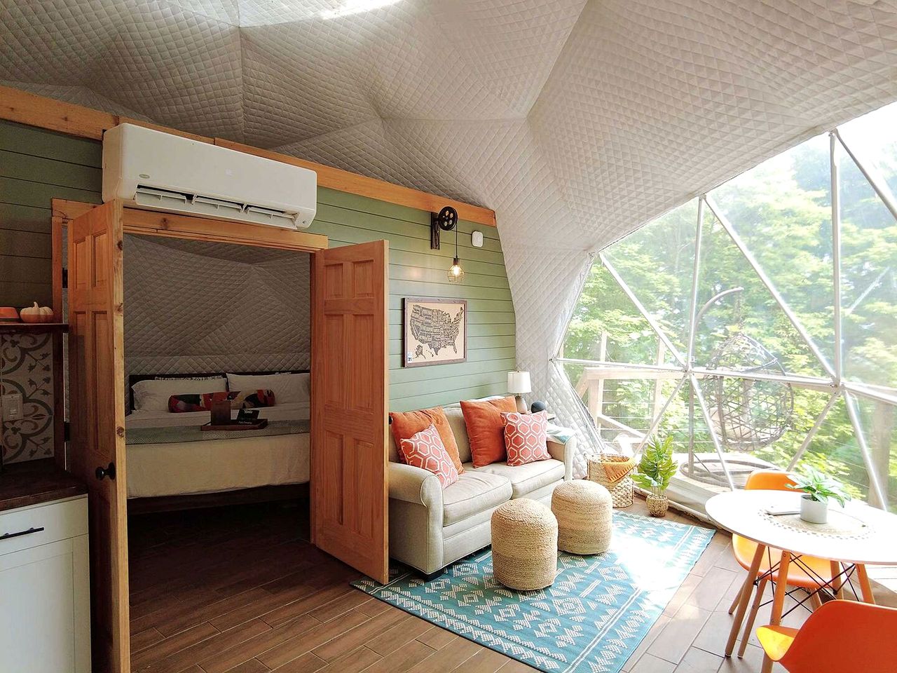 Elegant Family-Friendly Dome with Outdoor Shower, Jacuzzi and Views in Tennessee