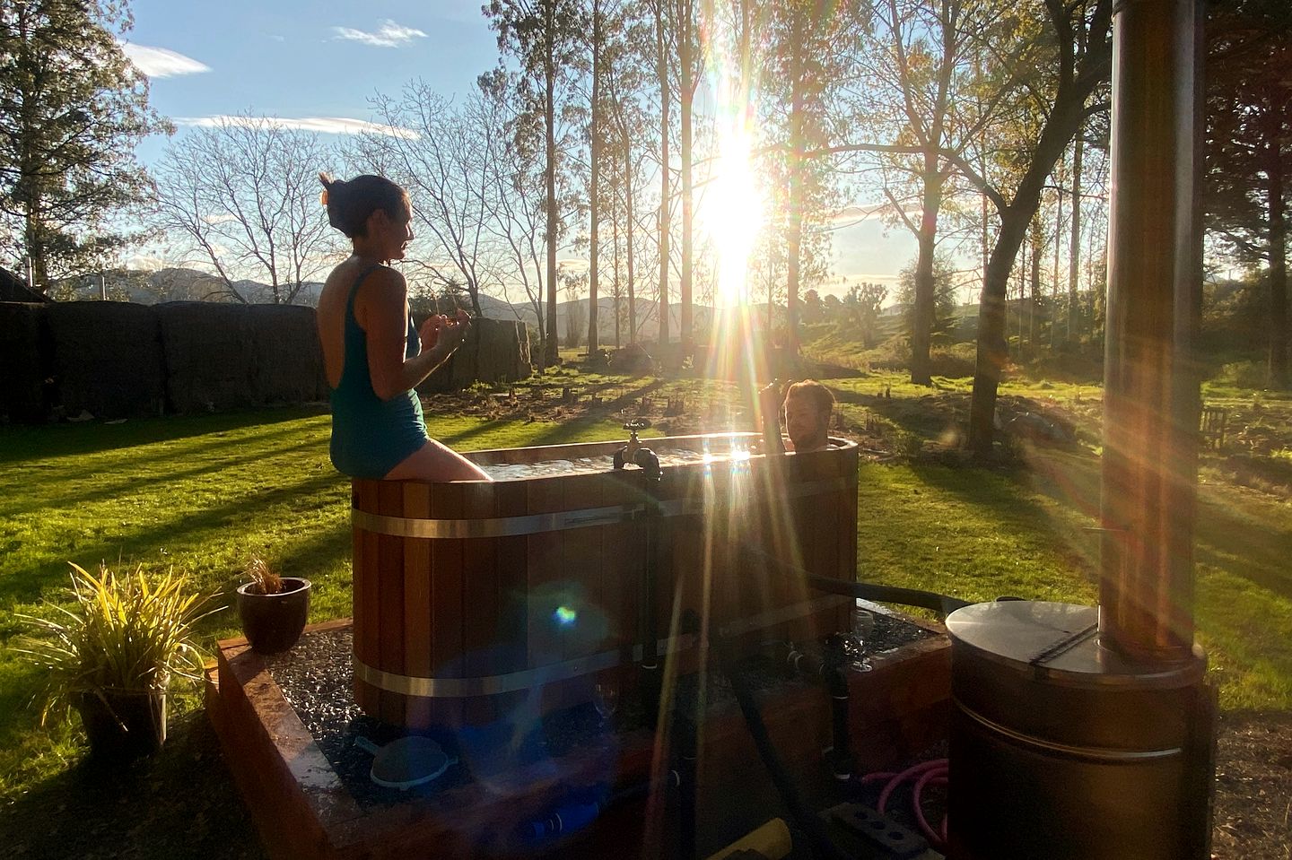 Amazing Renovated Airstream with Hot-Tub Under the Stars in Canterbury