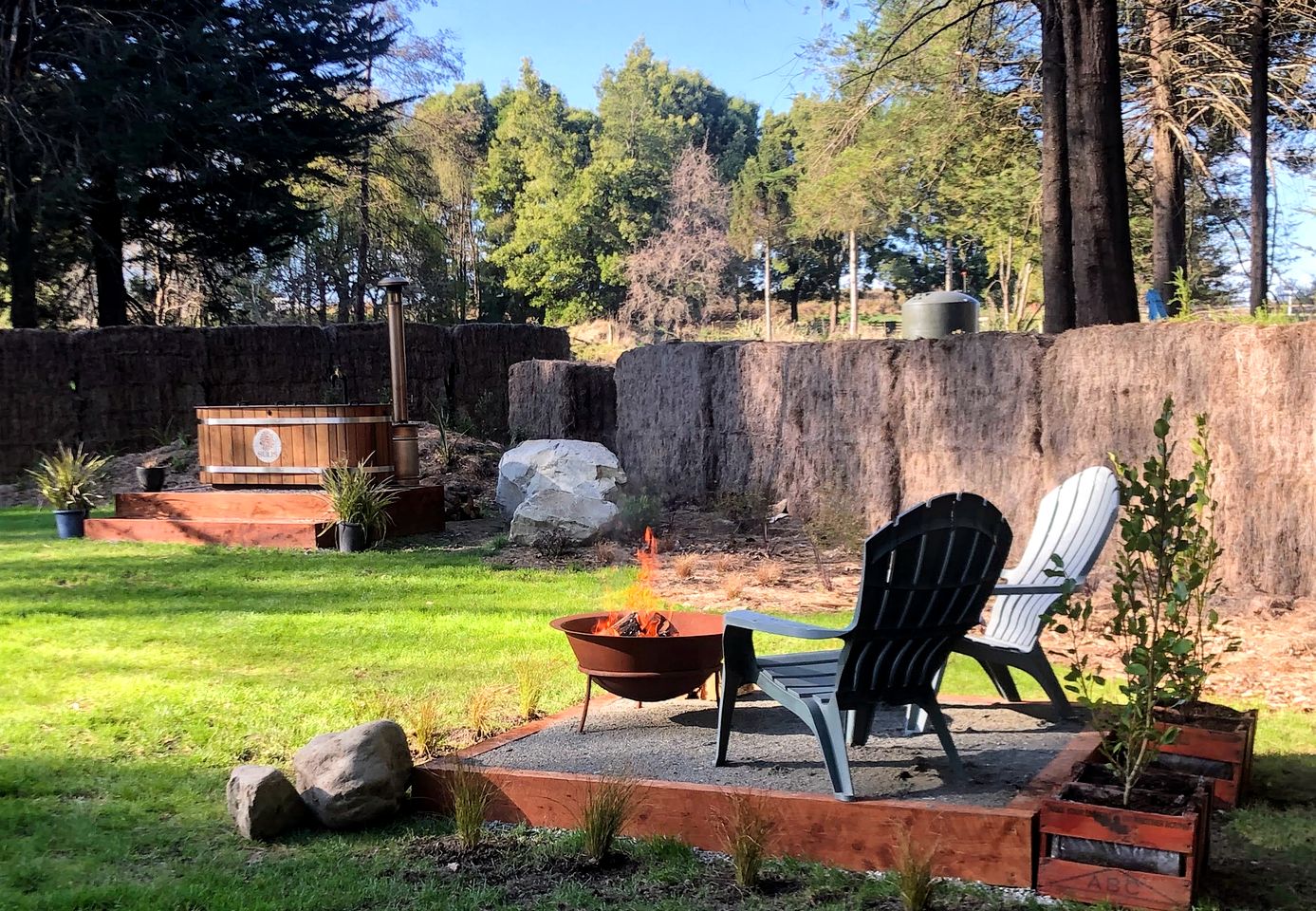Amazing Renovated Airstream with Hot-Tub Under the Stars in Canterbury