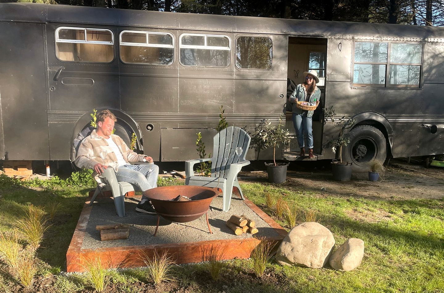 Amazing Renovated Airstream with Hot-Tub Under the Stars in Canterbury