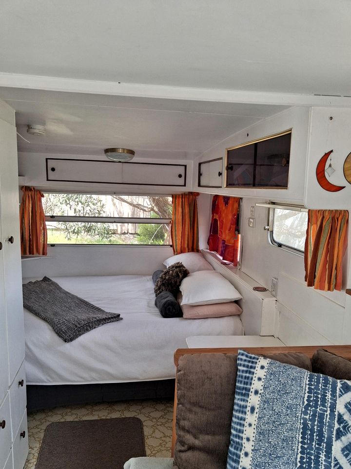 Tiny House Close to Lagoons with Outdoor Bath in Falmouth on the Coast of Tasmania, Australia
