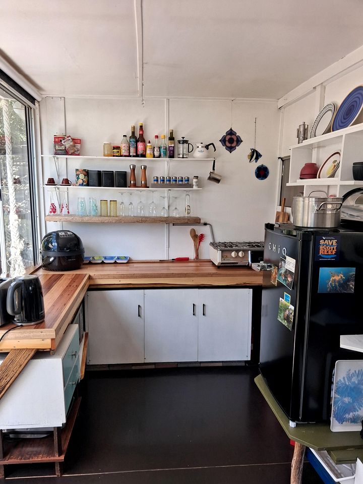 Tiny House Close to Lagoons with Outdoor Bath in Falmouth on the Coast of Tasmania, Australia