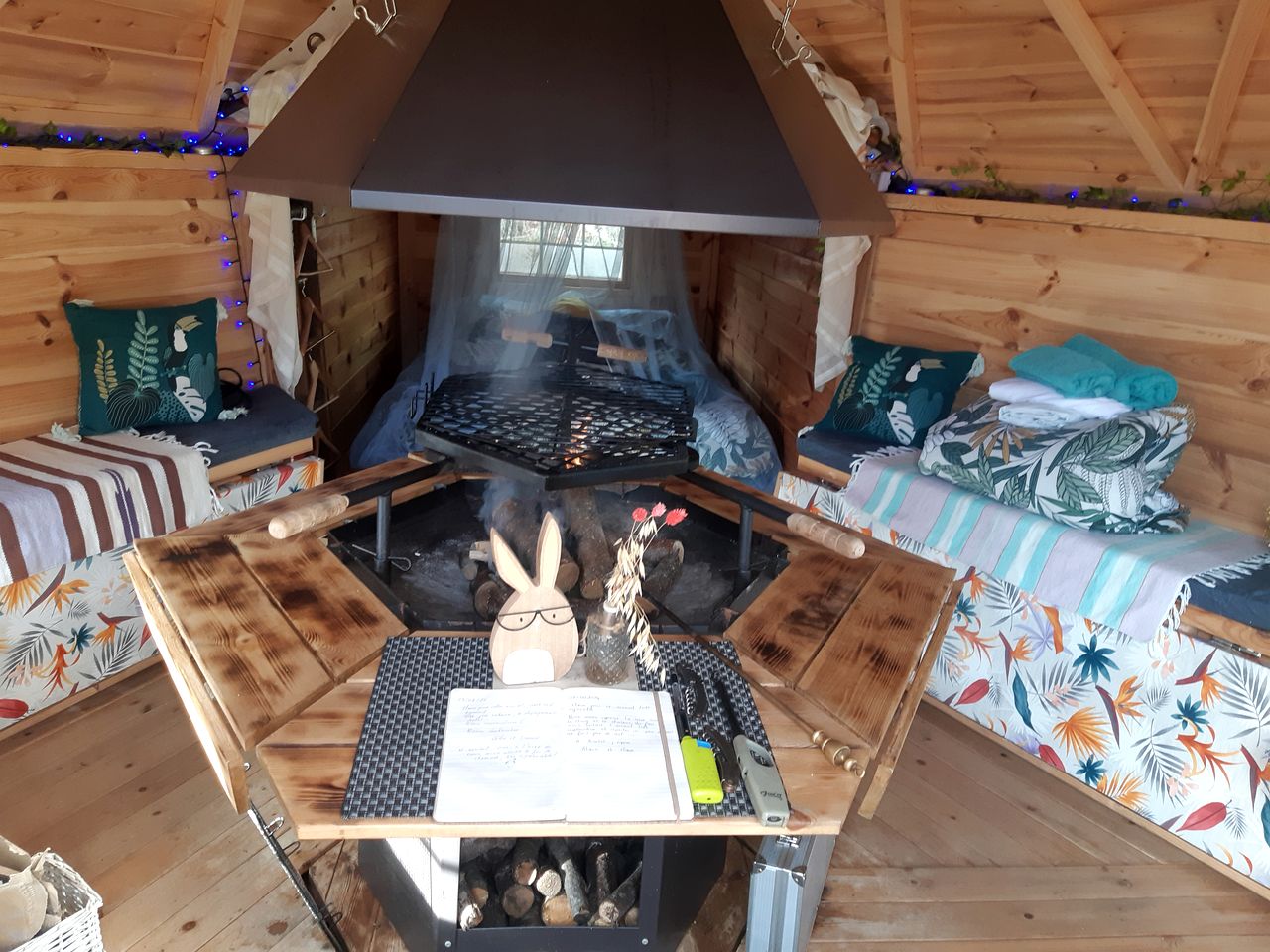 Pet-Friendly Cabin with Internal Grill Fire Near Private Lake in France