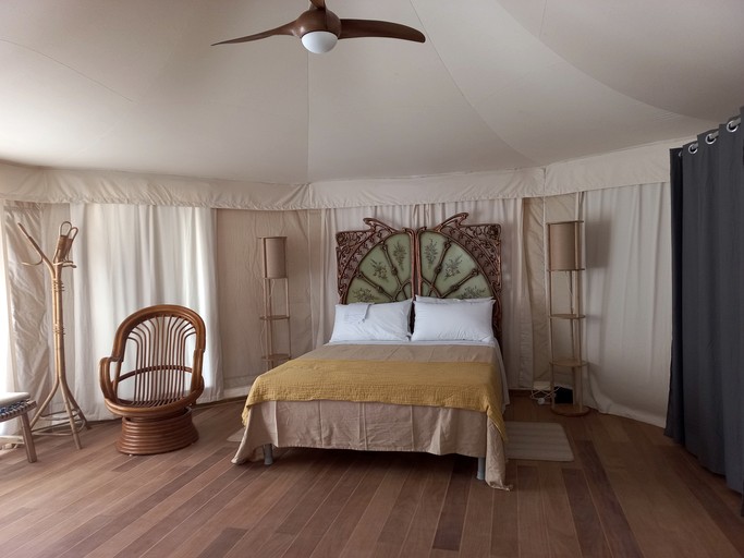 Safari Tents (Italy, --, --)
