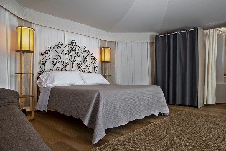 Safari Tents (Italy, --, --)