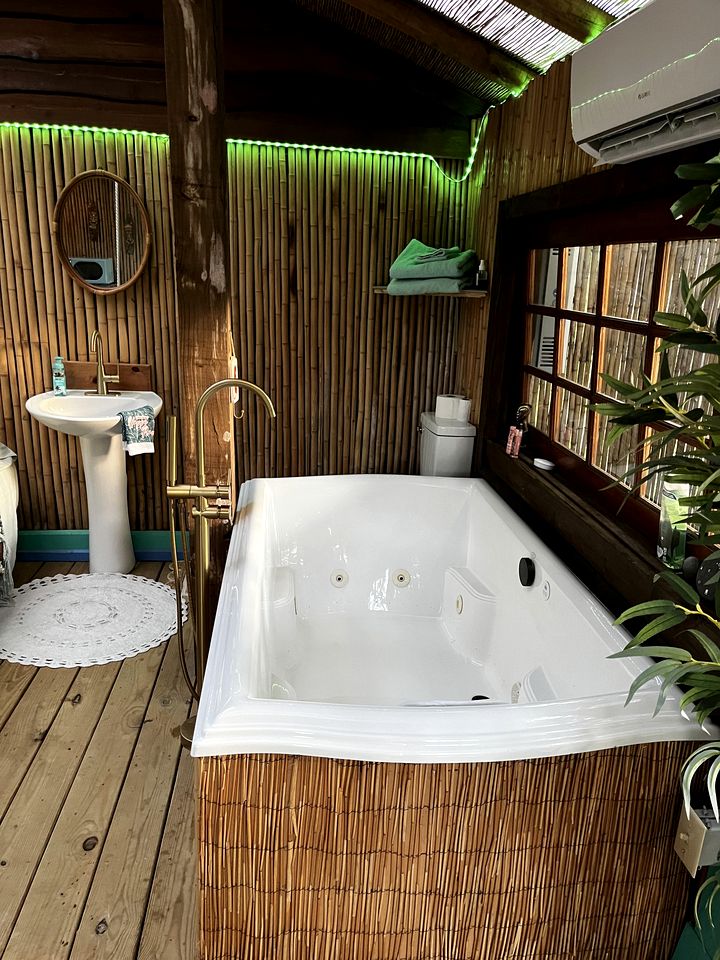 Unique Bamboo Tree House for an Unforgettable Couples Getaway by Lake Conroe, Texas