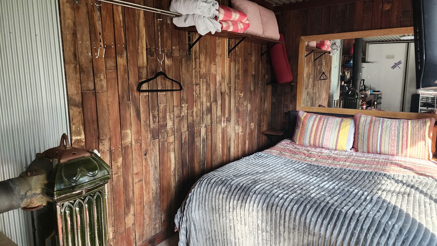 Off-Grid Equipped Container with Outdoor Pool and Amazing Views in Queensland